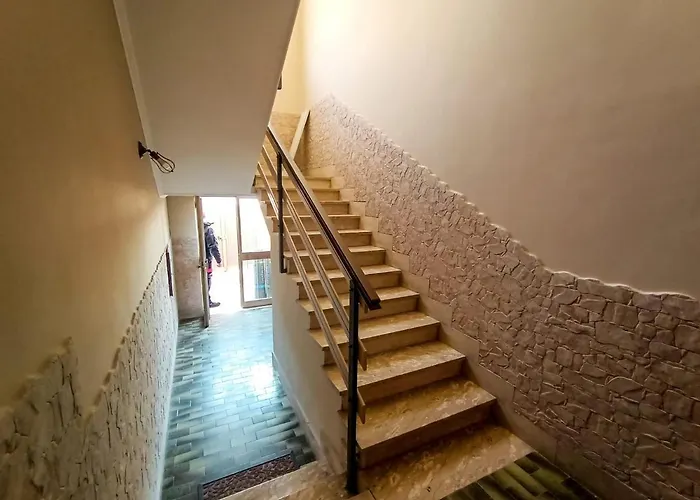 Malu House Bed and Breakfast Φιουμιτσίνο